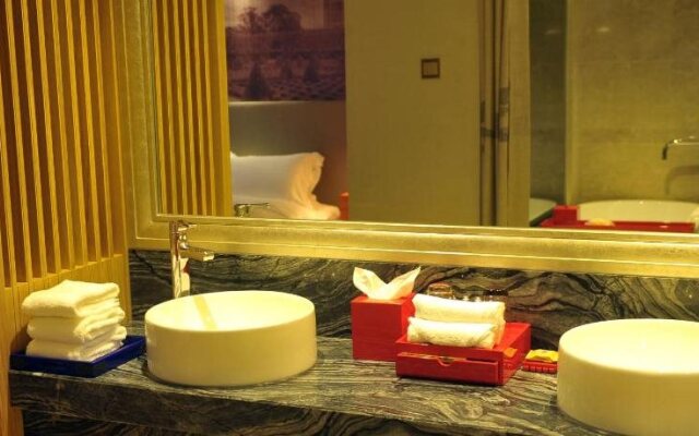 Warm Island Resort