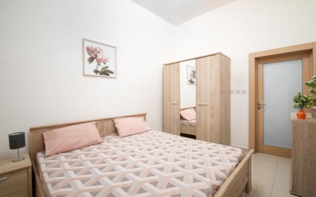 Modern 2 Bedroom Apartment (Msida)