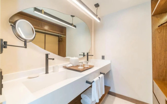 Hotel Indigo La Paz Puerta Cortes by IHG