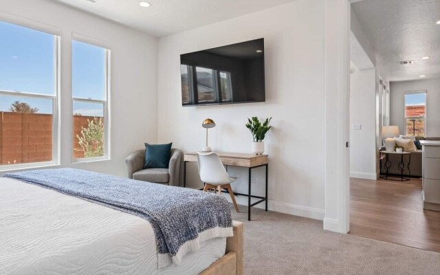 Red Rock Retreat 5 Bedroom Home