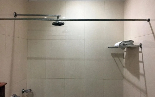 OYO Rooms Hauz Khas District Park