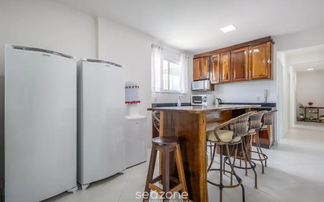 Apt w/ BBQ & Balcony, 450m From the Beach Sit1202