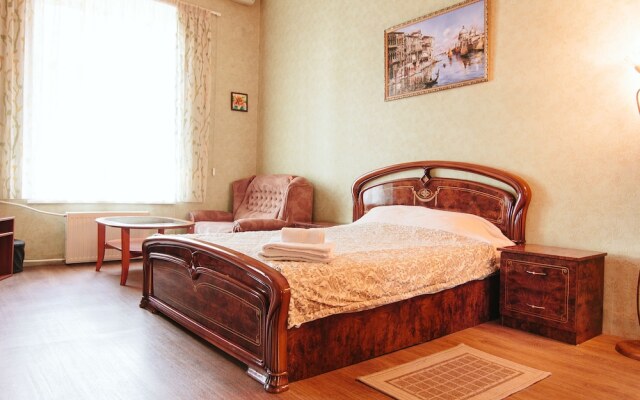 Rent Express Chervony 11