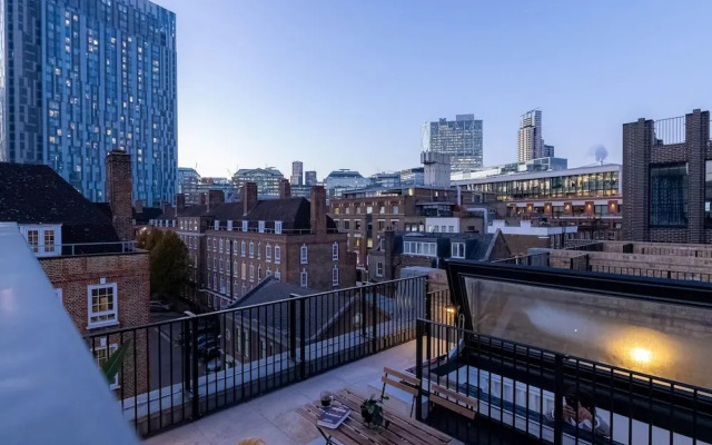 Three Bedroom Near Brick Lane by Belvilla