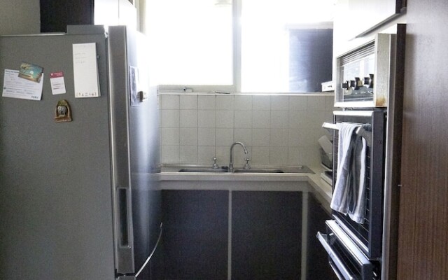 Retro Apart with Air Conditioning Perfect Location