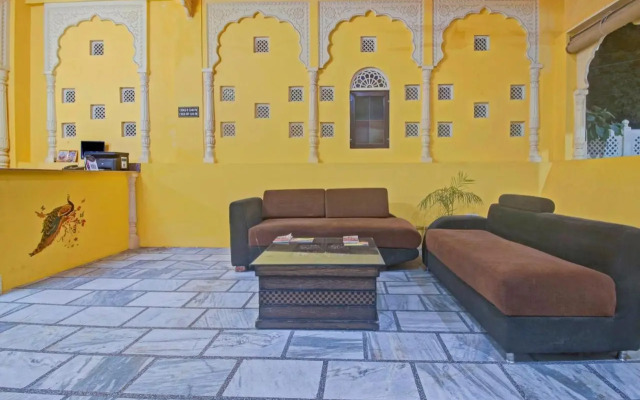 OYO Flagship 70280 Hotel Raj Baag