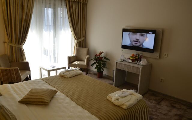 Orya Hotel