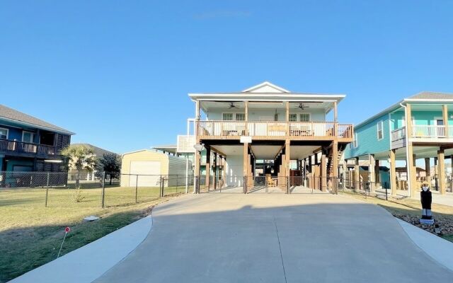 At Long Last 3 Bedroom Home by RedAwning