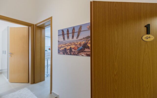 A1 - Modern Luxury apt w. 2 Balconies & sea View