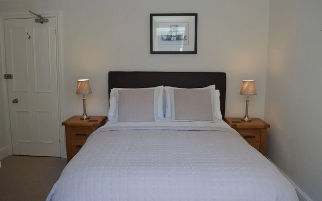 Coed-Y-Fron Guest House
