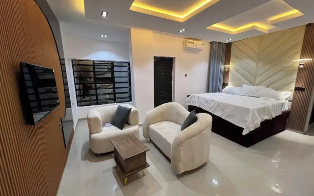Sound View Lounge and Apartments