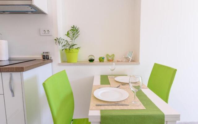 Sea Pearl Residence - Top beachfront location apartments in Bol centre