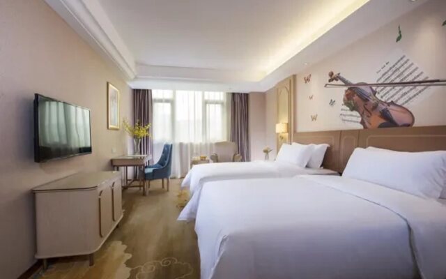 Vienna Hotel (Shenzhen Buji Metro Station)