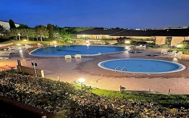 Kristall Lago Pool View