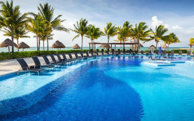 BlueBay Grand Esmeralda All Inclusive