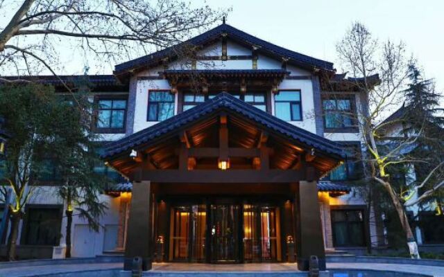 Ziyue Minghu Hotel