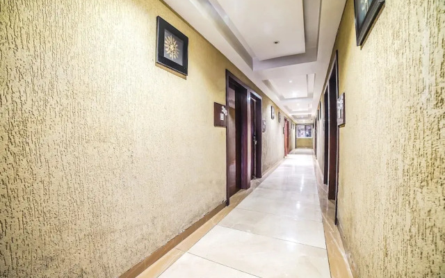 Fabhotel Johri Regency