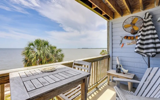 Beach & Pool Access at Condo on Cedar Key!