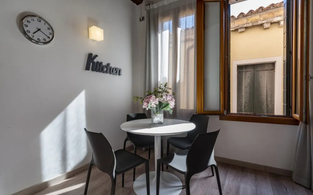 Arsenale Canal View Apartments