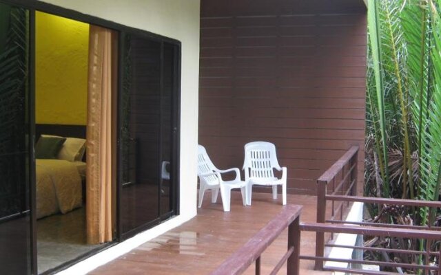 Poomthidee Amphawa Resort