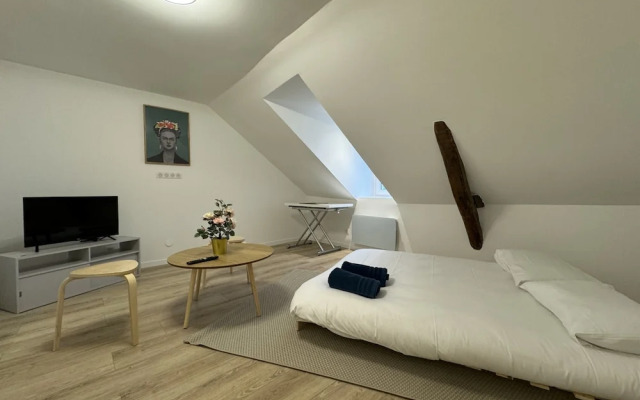 Modern Comfort in the Heart of Le Mans