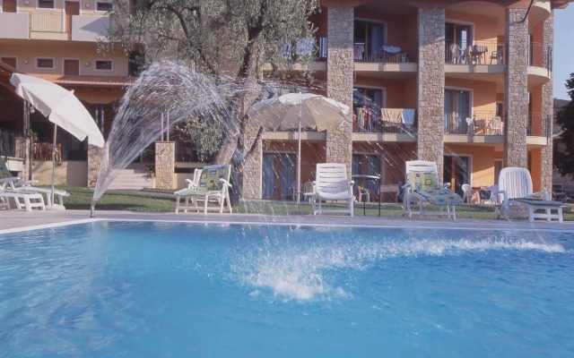 Villa Isabella Hotel & Residence