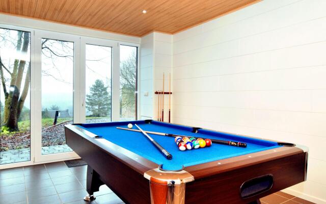 Luxurious chalet in Septon with sauna