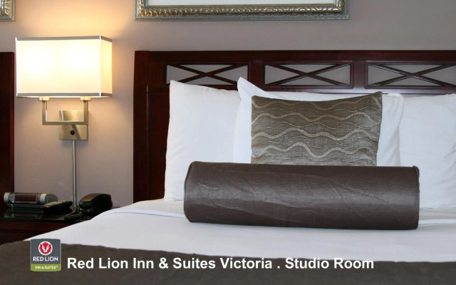 Red Lion Inn and Suites