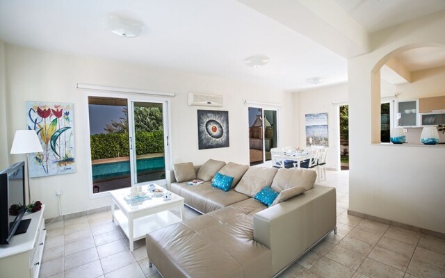 Beautiful Villa With Private Pool, Paralimni Villa 1235