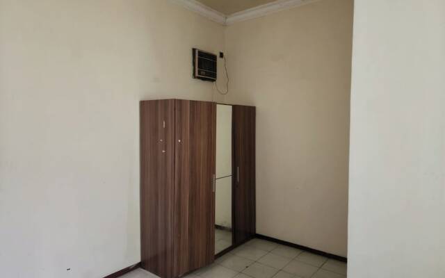 OYO Life 93979 Gubeng Homestay Syariah