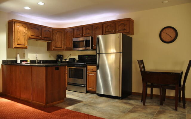 Shepherd Mountain Inn & Suites