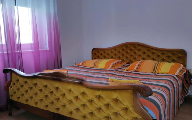 Family friendly apartments with a swimming pool Pula - 7610