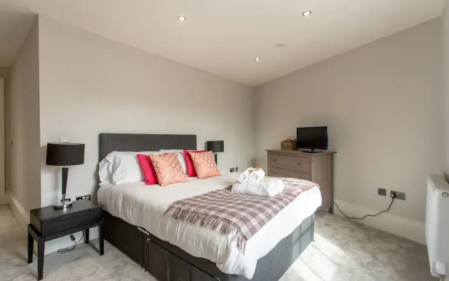 Heart of the City Luxury 3 Bedroom Apartment