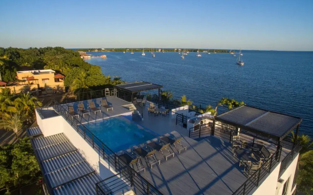 Oceanfront Sunset Gecko Condo - Second Floor 2B