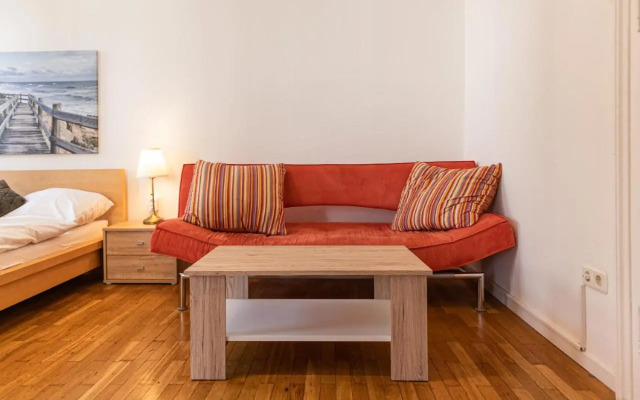 Simple Apartment near Wiener Stadthalle