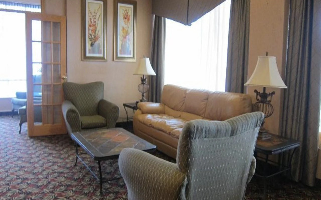Four Points by Sheraton Toronto Airport East