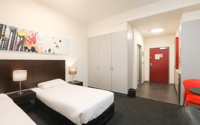 Alston Apartments Hotel