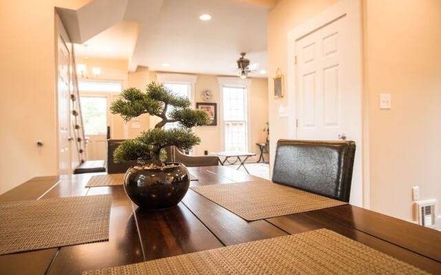 Villa on Meridian - Carriage House