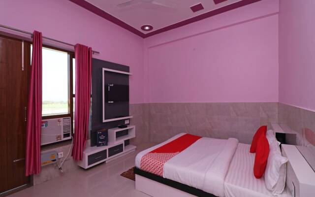 OYO 12065 Hotel Raj Palace