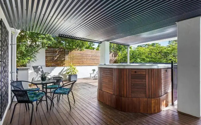 Peregian Beach Holiday House & Resort Pet Friendly
