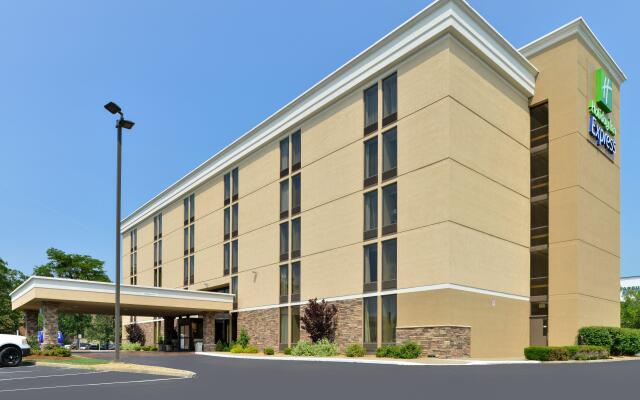 Holiday Inn Express Worcester