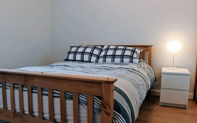 1 Bedroom Flat in City Centre Accommodates 4