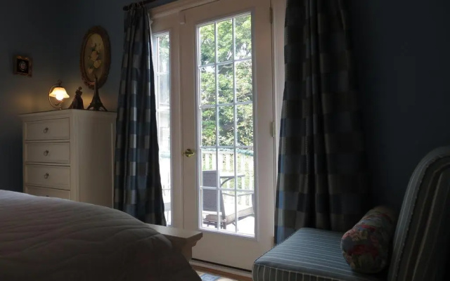 Redwood Bed and Breakfast