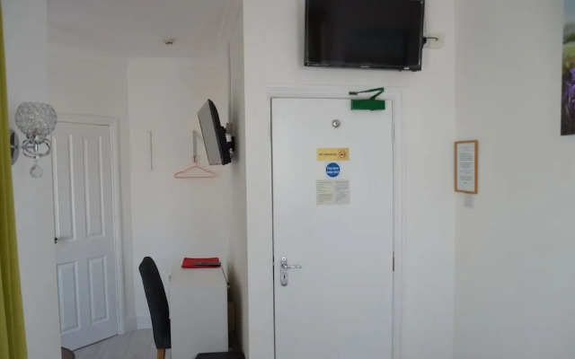 Holly Lodge