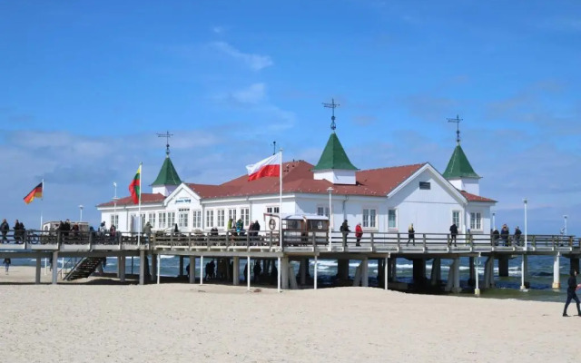 3RW_Terrasse _ Schlo_ Hohenzollern