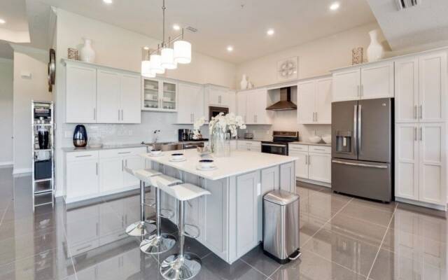 Storey Lake-4741-403sltctdilco 4 Bedroom Condo