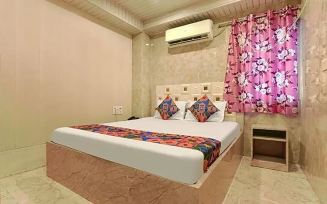Fabhotel Comfort Inn
