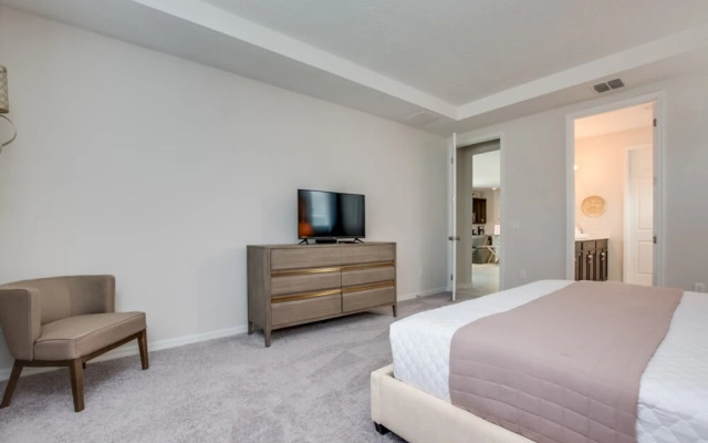 Windsor at Westside 9001