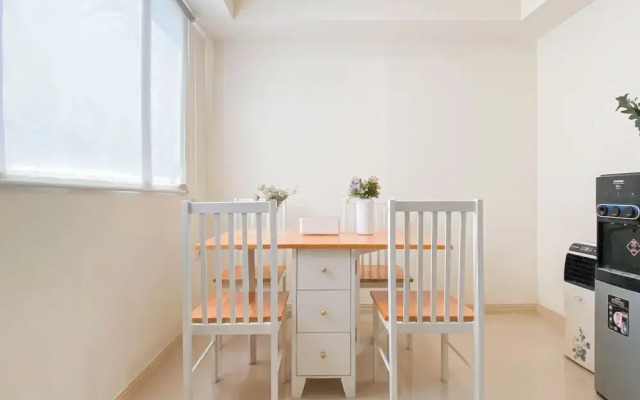 Basic 1Br With Extra Room At Meikarta Apartment