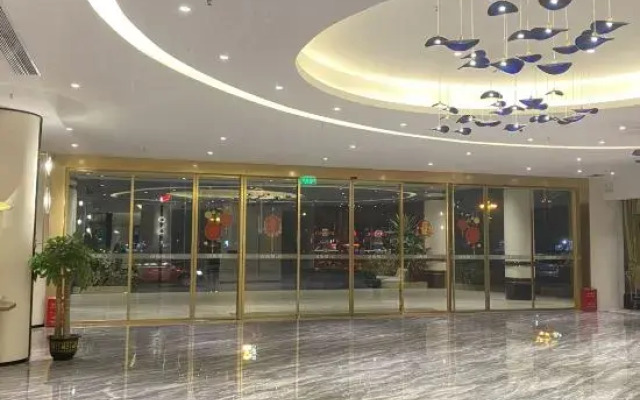 Huating Yunqi Hotel